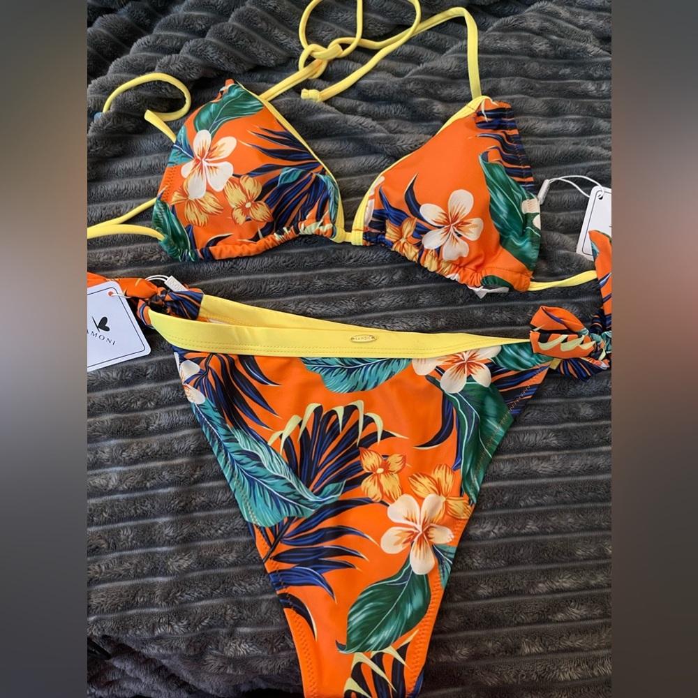NWT KAMONI HALTER TIE BIKINI SET (size M)